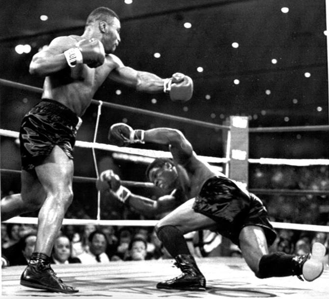 Tyson ha un record di 50 vittorie con 44 k.o., 6 sconfitte e 2 no contest